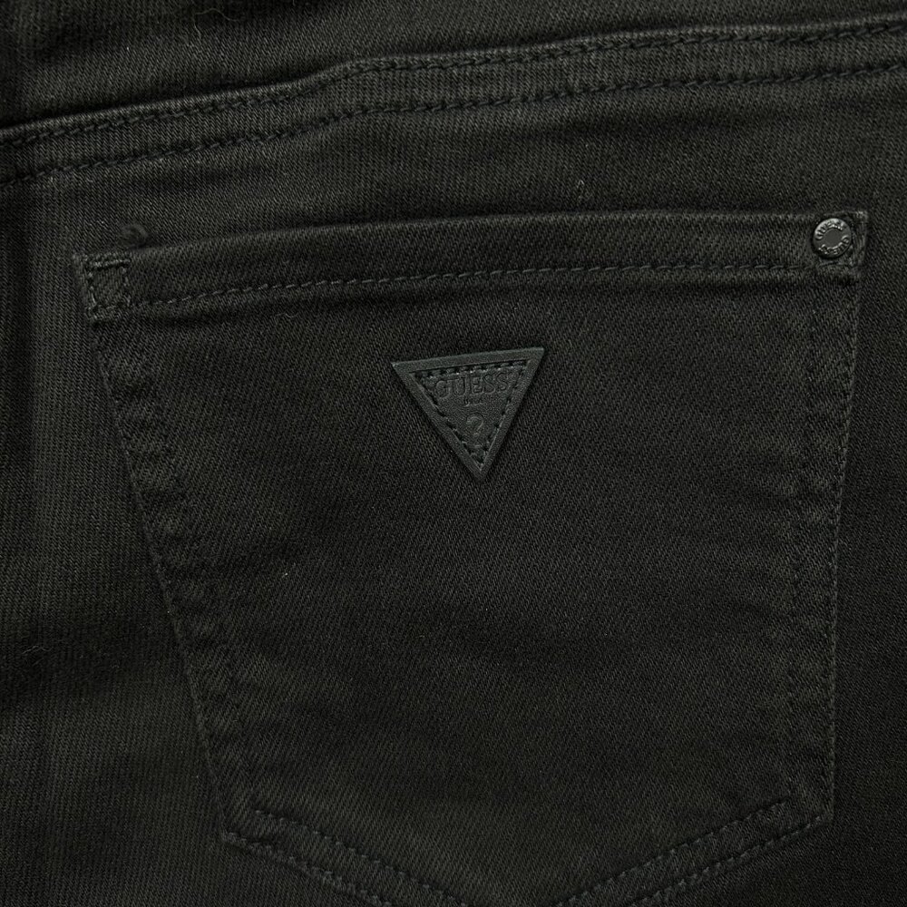 Guess Riley Frayed Hem Jean Shorts Women's Size 26 Black Denim NWT - Picture 8 of 12